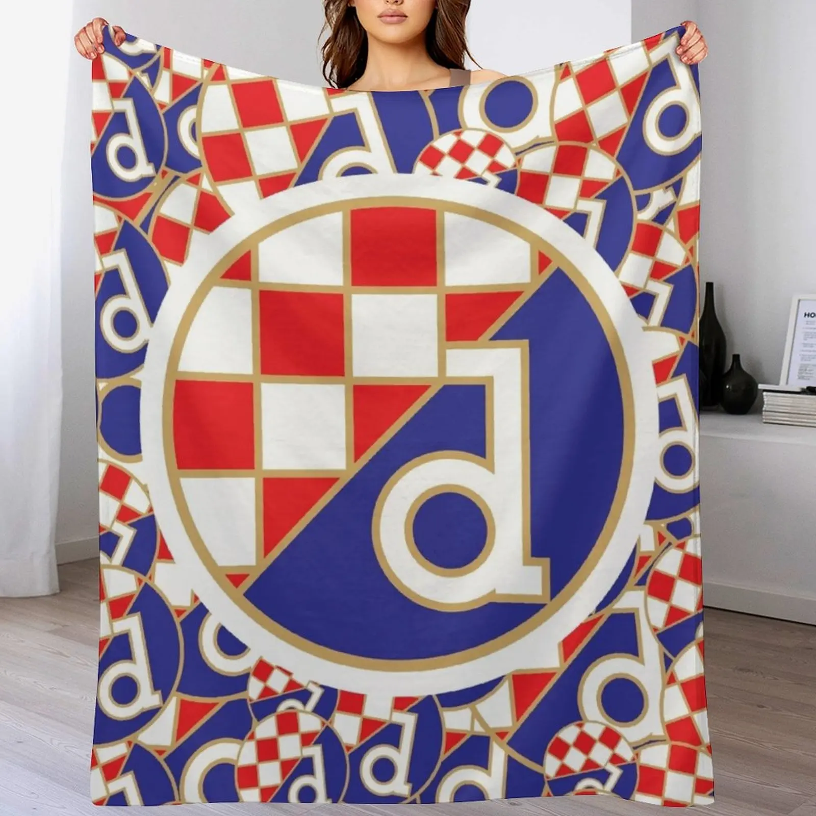 3D Printing Zagreb - ผ้าห่มดีไซน์ Dinamo Zagreb ฟุตบอลโครเอเชียจากมาสกิมีร์ ฮราวัตสกา ผ้าห่มอุ่นขนาดกะทัดรัดสำหรับการเดินทางทางรถยนต์